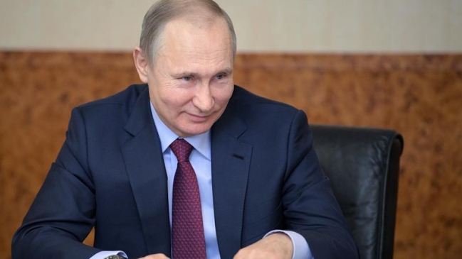  Sondeo da cómoda ventaja a Putin en presidenciales  