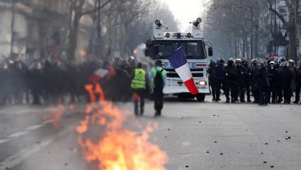  Fuerte dispositivo de seguridad en nueva marcha de chalecos amarillos  