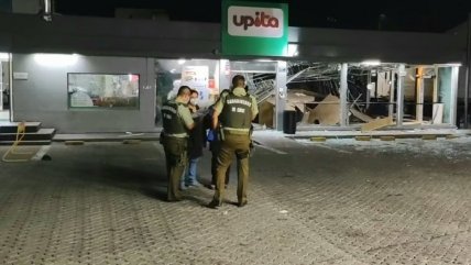  Sujetos provocaron explosión para robar cajero automático en servicentro de la Ruta 5 Sur  