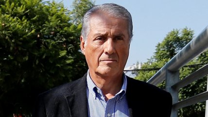 Jactándose de sus logros y con mención a sus Jactándose de sus logros y con mención a sus
