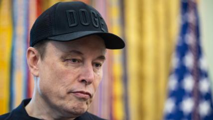   Pese a su escalada con Trump, Musk recula y decide no retirar la cápsula espacial Dragon 