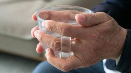   Científicos chinos desarrollaron parche portátil que, vía sudor, detecta signos de Parkinson 