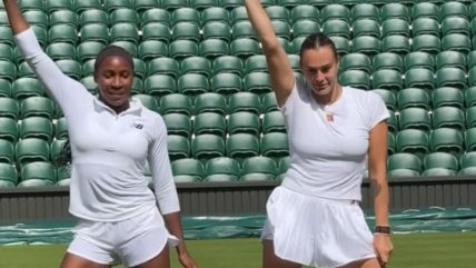   [VIDEO] Aryna Sabalenka y Coco Gauff sellaron la paz con baile de TikTok en Wimbledon 