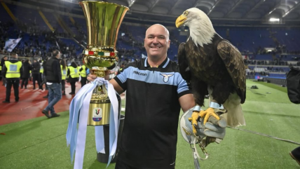 Exadiestrador del águila de Lazio apareció desnudo para anunciar su OnlyFans Exadiestrador del águila de Lazio apareció desnudo para anunciar su OnlyFans